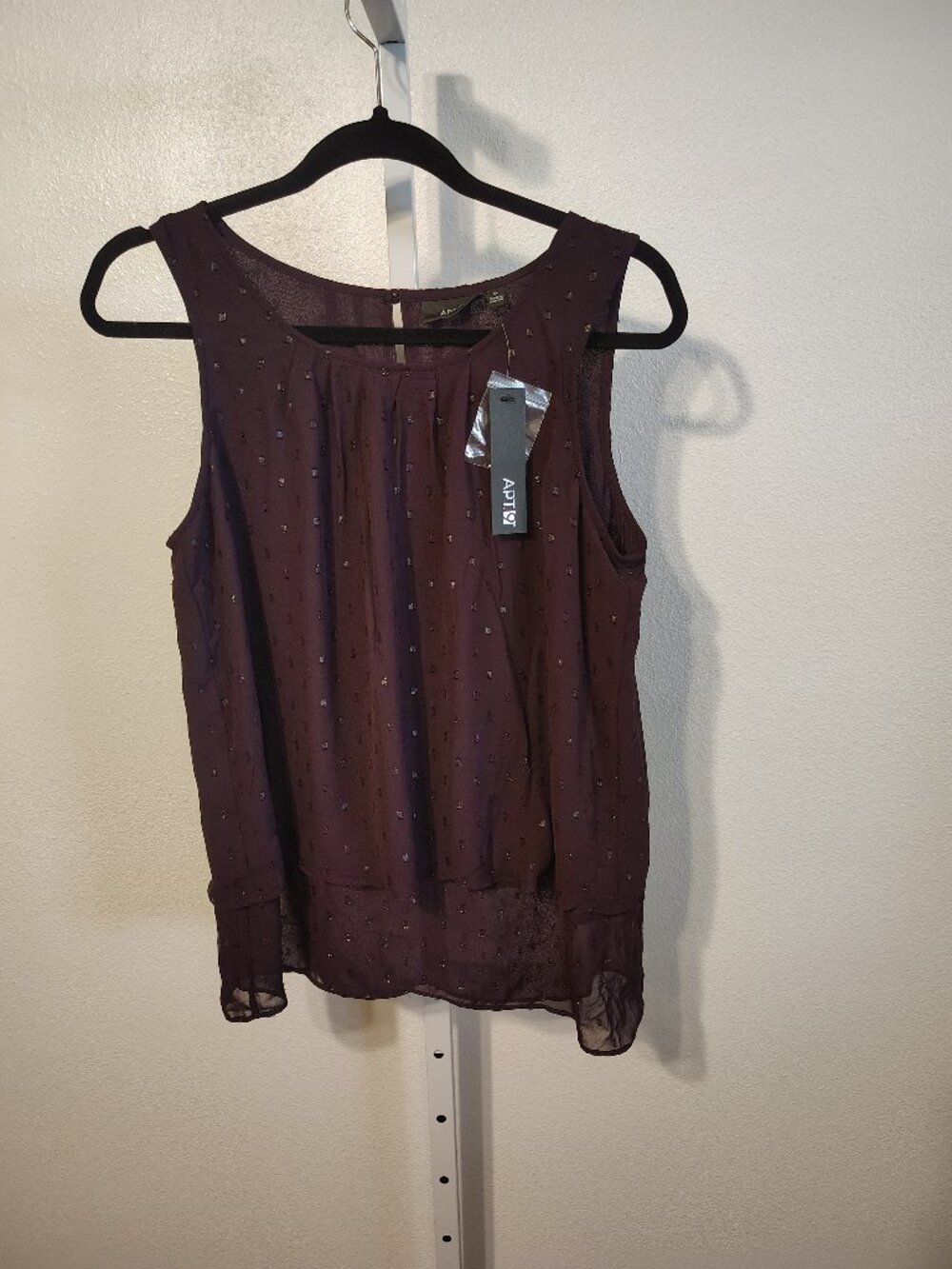 Apt. 9 Women's Tank Top Size Medium NWT Plum Sleeveless Tiered Hemline Polyester
